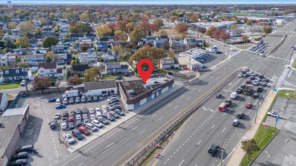 150 W Sunrise HWY, Lindenhurst, NY 11757