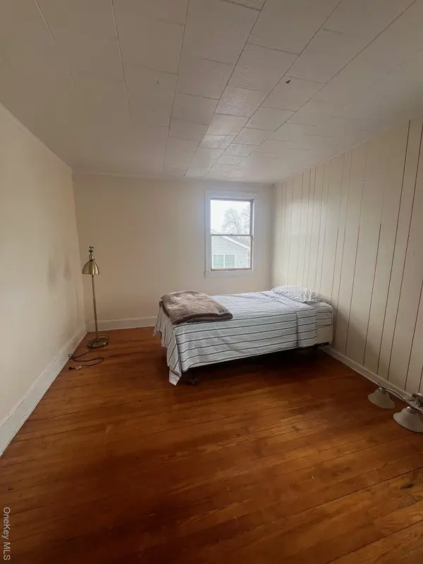 240 Oakley AVE, Hempstead, NY 11003