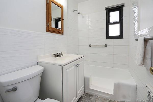 57-54 244th ST #Lower Unit, Douglaston, NY 11362