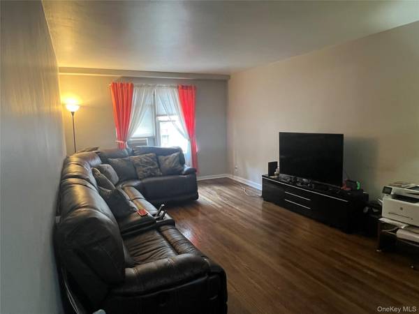 2080 Barnes AVE #4C, Bronx, NY 10462