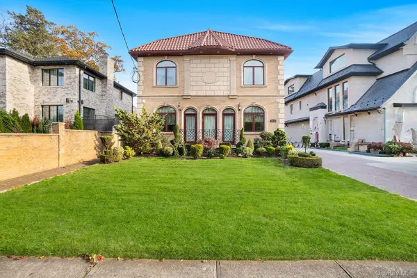 181-30 Tudor RD, Jamaica Estates, NY 11432