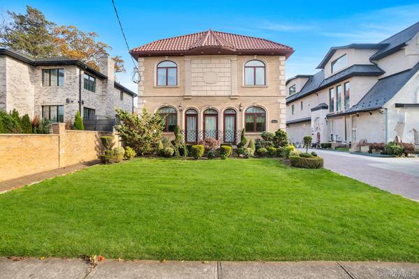 181-30 Tudor RD, Jamaica Estates, NY 11432