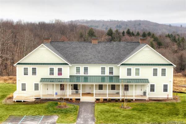 19-23 Greenway LN, Fallsburg, NY 12759