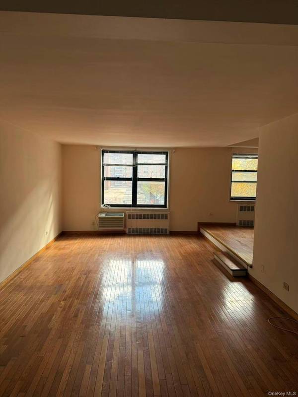 138-15 Franklin AVE #214, Flushing, NY 11355
