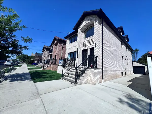 214-39 39th AVE, Bayside, NY 11361