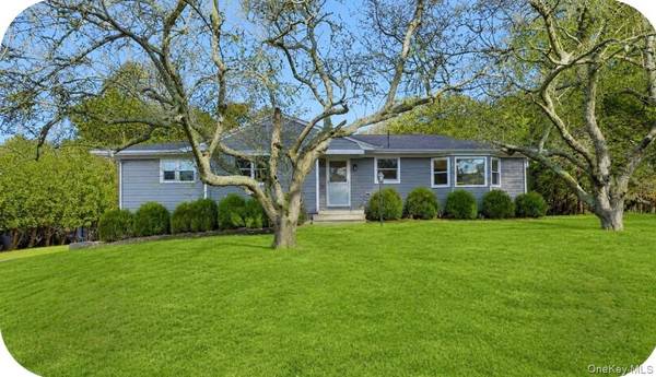 15 Club DR, Southampton, NY 11968