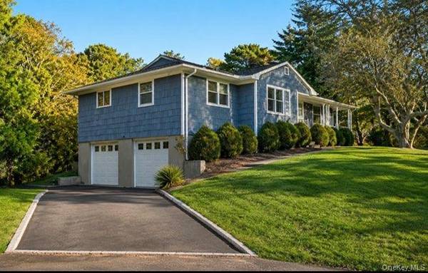 15 Club DR, Southampton, NY 11968
