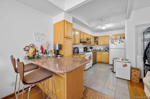 15 Evans ST, Brooklyn, NY 11201
