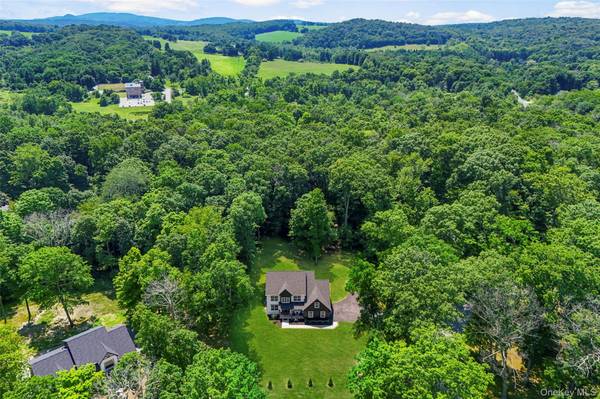 45 Maple Hill DR, Millbrook, NY 12545