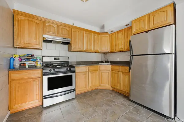 8754 110th ST, Richmond Hill, NY 11418