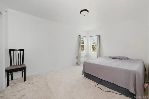 8754 110th ST, Richmond Hill, NY 11418