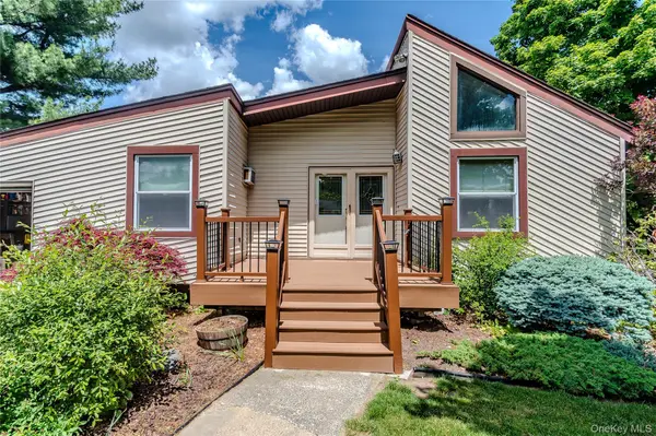 20 Cherrywood DR, Goshen, NY 10924
