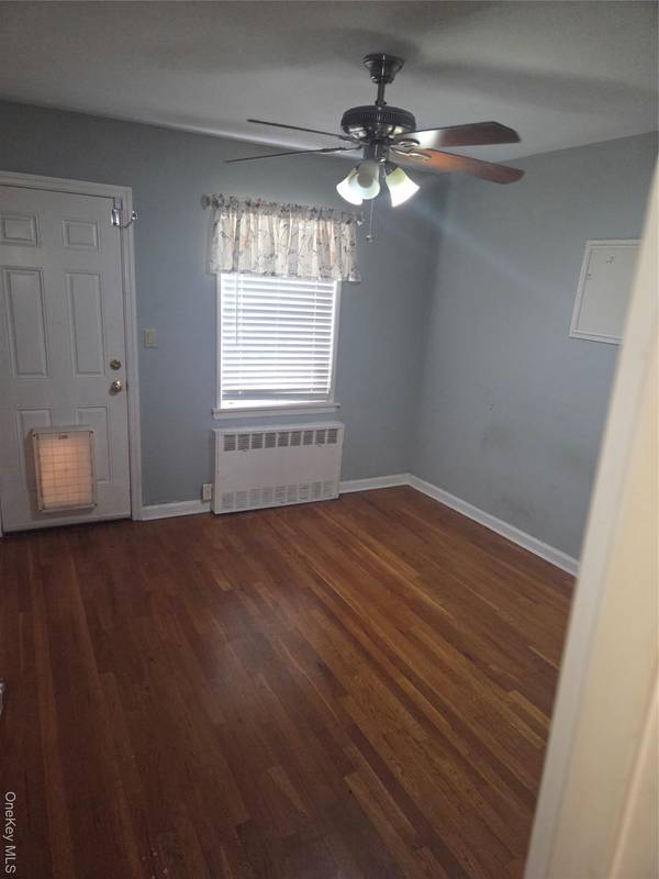 5627 210th ST, Bayside, NY 11364