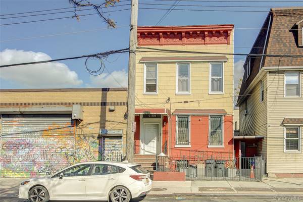 1055 Wyckoff AVE, Ridgewood, NY 11385