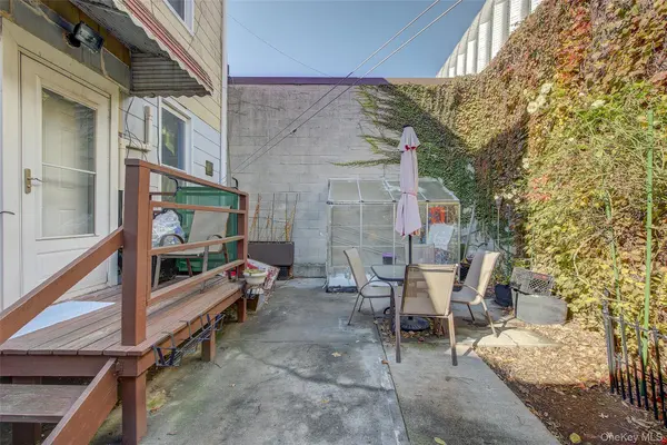 1055 Wyckoff AVE, Ridgewood, NY 11385