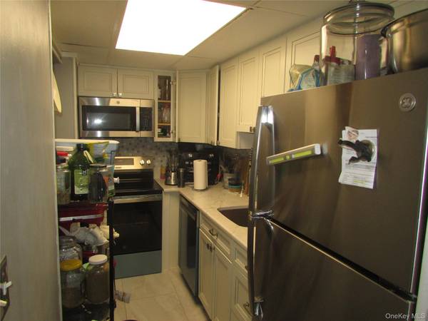 32 Hurlihe #C, Poughkeepsie, NY 12601
