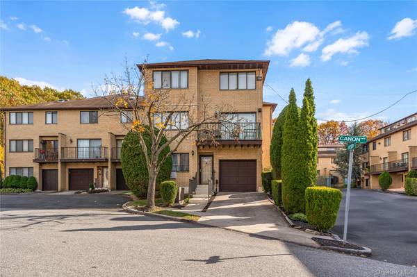 17 Gregory LN #A, Staten Island, NY 10314