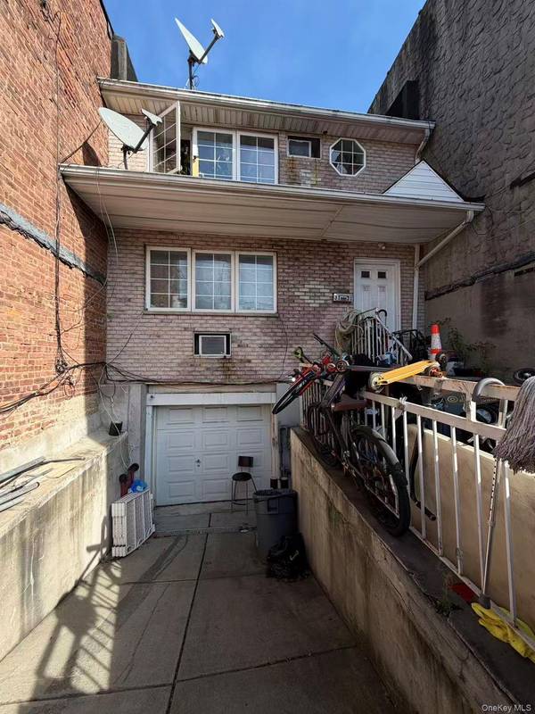 31-31 105 ST, East Elmhurst, NY 11369