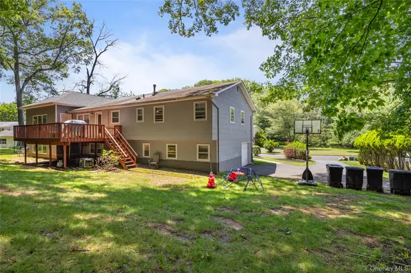 29 Skylark DR, Monsey, NY 10977
