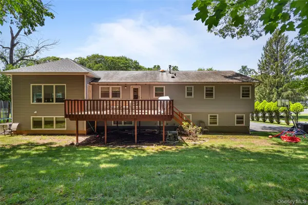 29 Skylark DR, Monsey, NY 10977