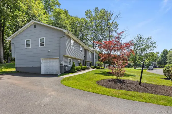 29 Skylark DR, Monsey, NY 10977