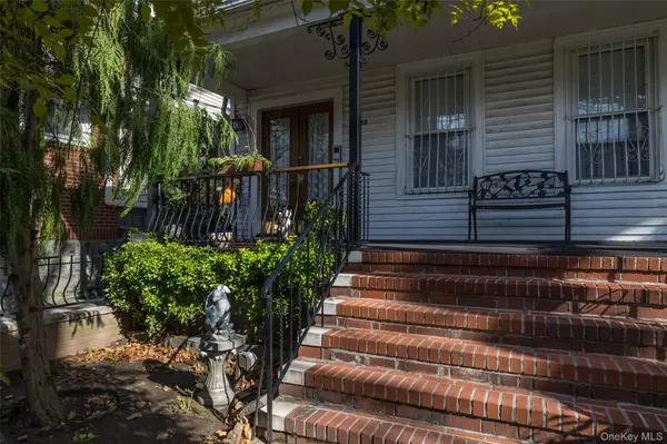 85-83 88th ST, Woodhaven, NY 11421