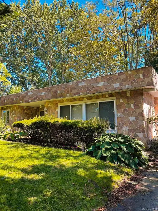 165 Scott AVE, Deer Park, NY 11729