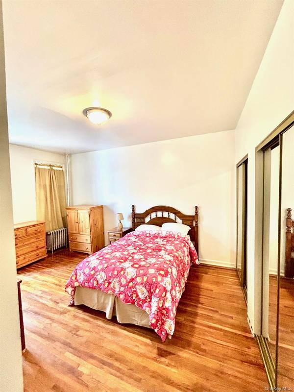 758 Brady #214, Bronx, NY 10462
