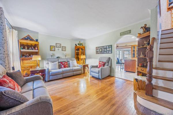 88-30 Cooper AVE, Glendale, NY 11385
