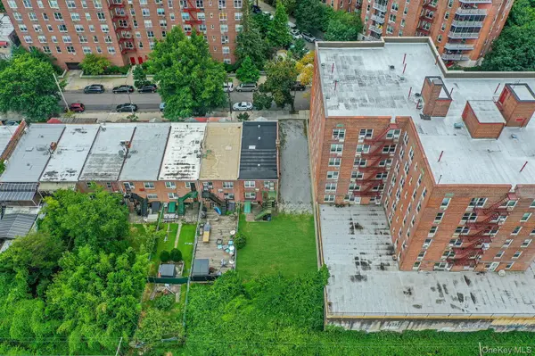 66-11 Burns ST, Rego Park, NY 11374