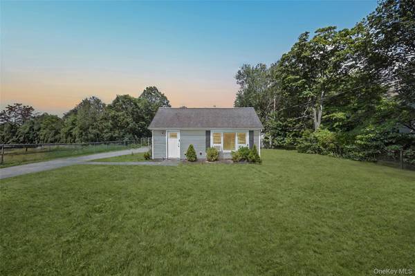 1113 Joselson AVE, Bay Shore, NY 11706