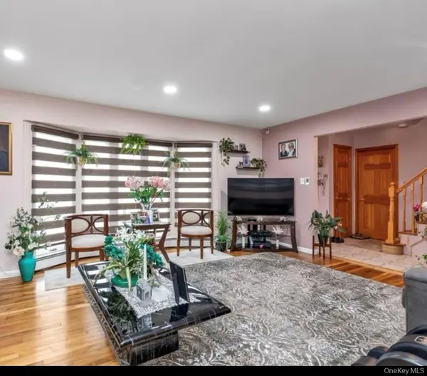 3711 Berne RD, Wantagh, NY 11793