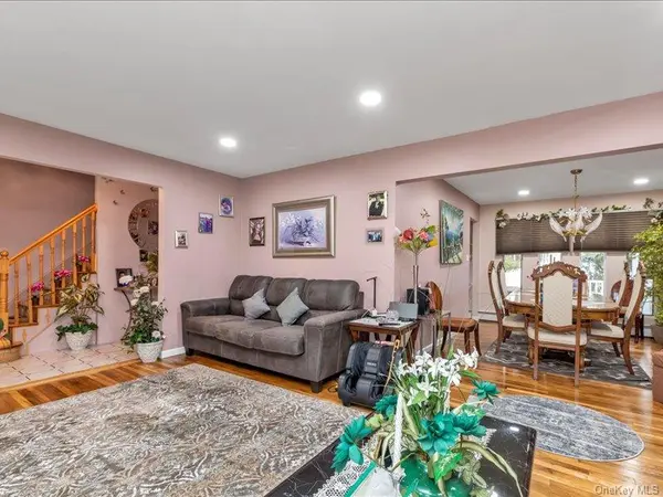 3711 Berne RD, Wantagh, NY 11793