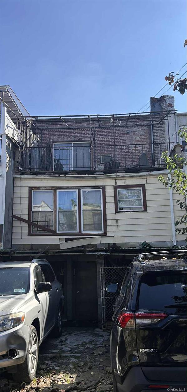 3544 64th ST, Woodside, NY 11377