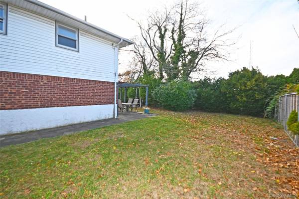 89 Osborne RD, West Hempstead, NY 11552