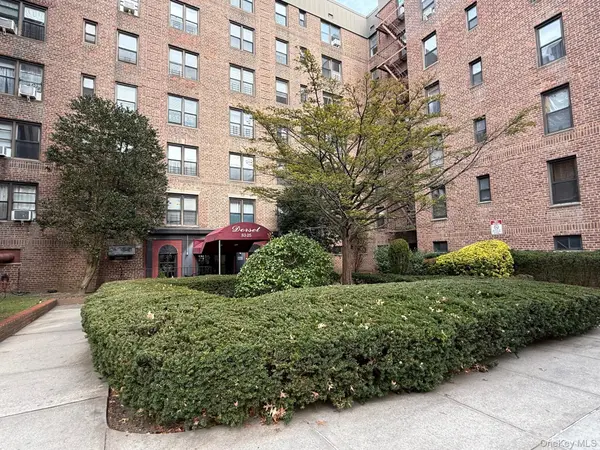 83-25 98 ST #3B, Woodhaven, NY 11421