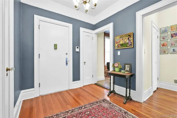 84-02 Beverly RD #2B, Kew Gardens, NY 11415