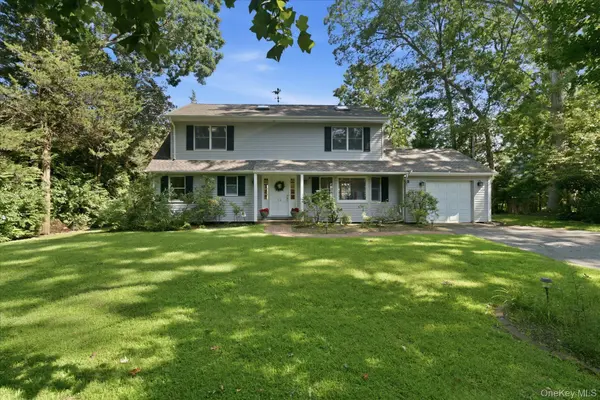 55 Leafy WAY, Aquebogue, NY 11931