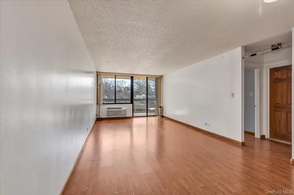 15038 Union TPKE #2H, Flushing, NY 11367