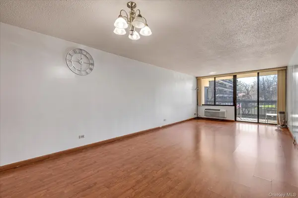 15038 Union TPKE #2H, Flushing, NY 11367