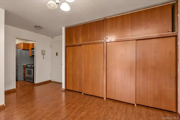 15038 Union TPKE #2H, Flushing, NY 11367