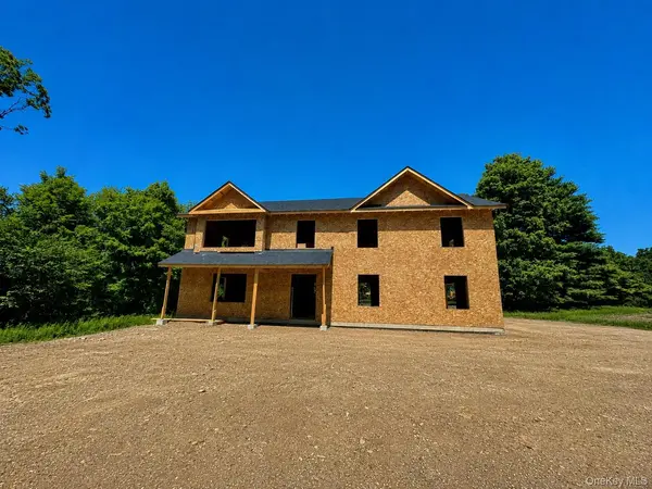 1 Lindenwood LN, Newburgh, NY 12550