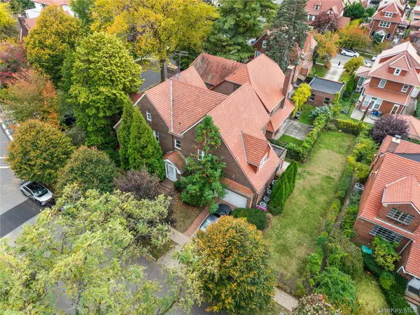6954 Dartmouth ST, Forest Hills, NY 11375