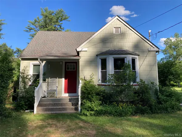 104 Canal DR, Godeffroy, NY 12729