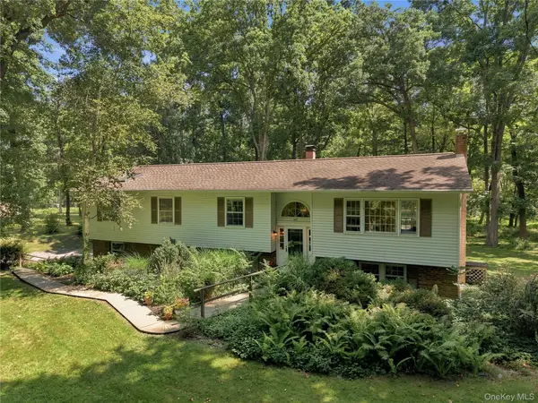 60 Camp DR, Rhinebeck, NY 12572