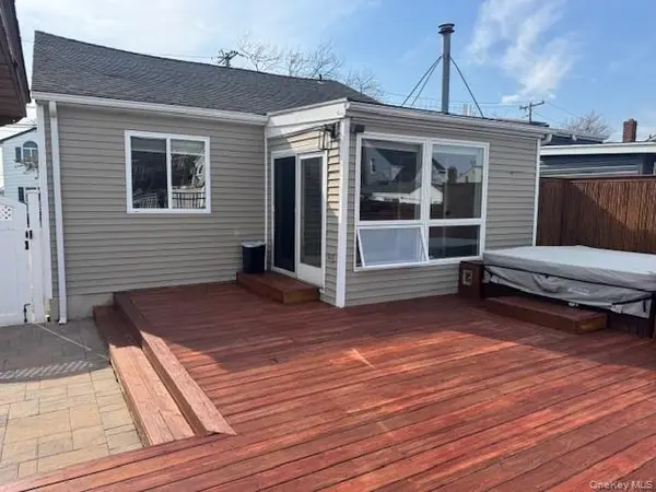 75 S Bay DR, Babylon, NY 11702