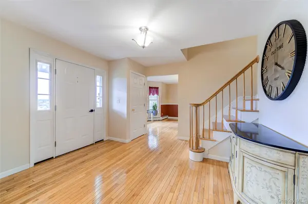 58 Nancy LN, Chester, NY 10918