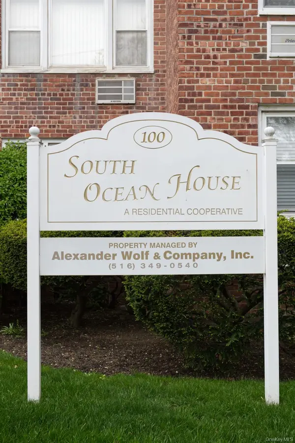 100 S Ocean AVE #2R, Freeport, NY 11520