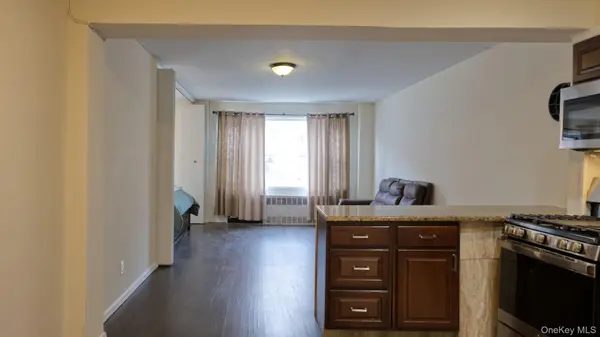 100 S Ocean AVE #2R, Freeport, NY 11520