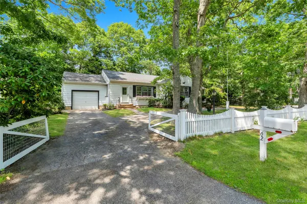 62 Squires AVE, East Quogue, NY 11942
